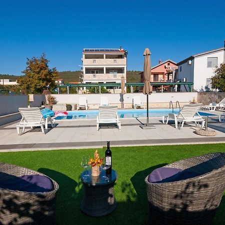 Apartment Tony With Private Pool Sukošan Exterior foto